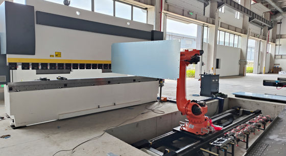 KR 210 R2700 Zautomatyzowane stanowisko robocze do zwiększenia wydajności