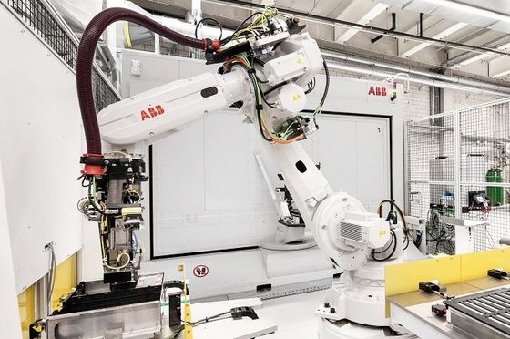 Abb Roboty do obróbki materiałów IRB 5710 Różne wymagania dotyczące opakowań